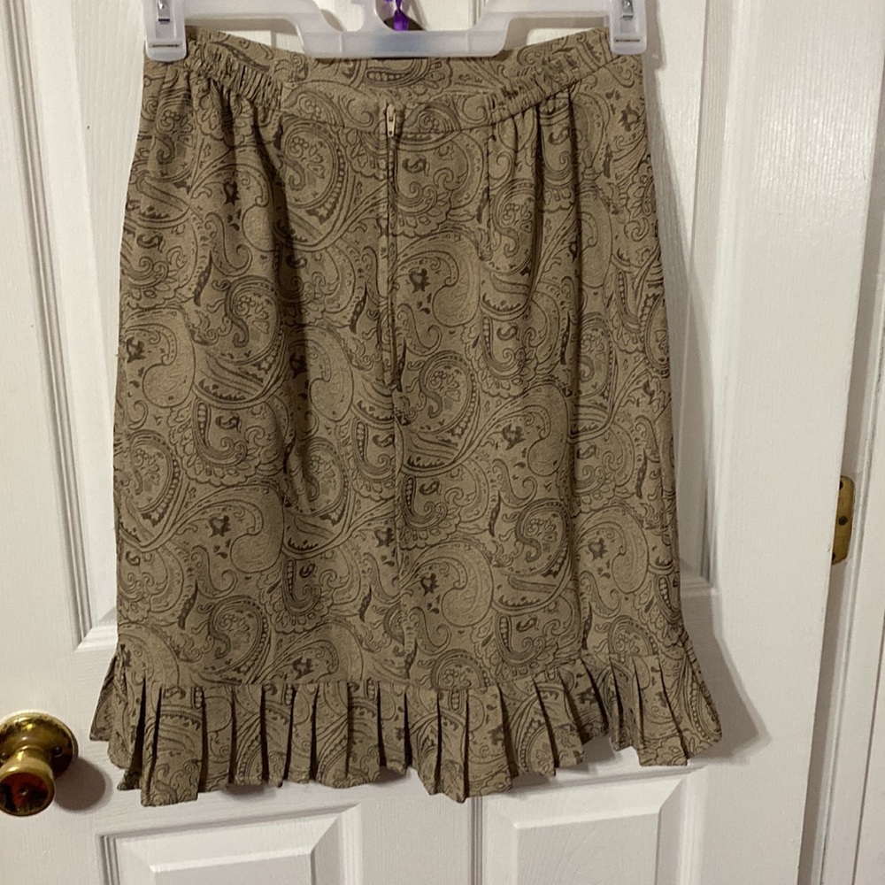 Perceptions Petite 2 piece lined jacquard print ladies dress suit; size 8 petite - Picture 4 of 4
